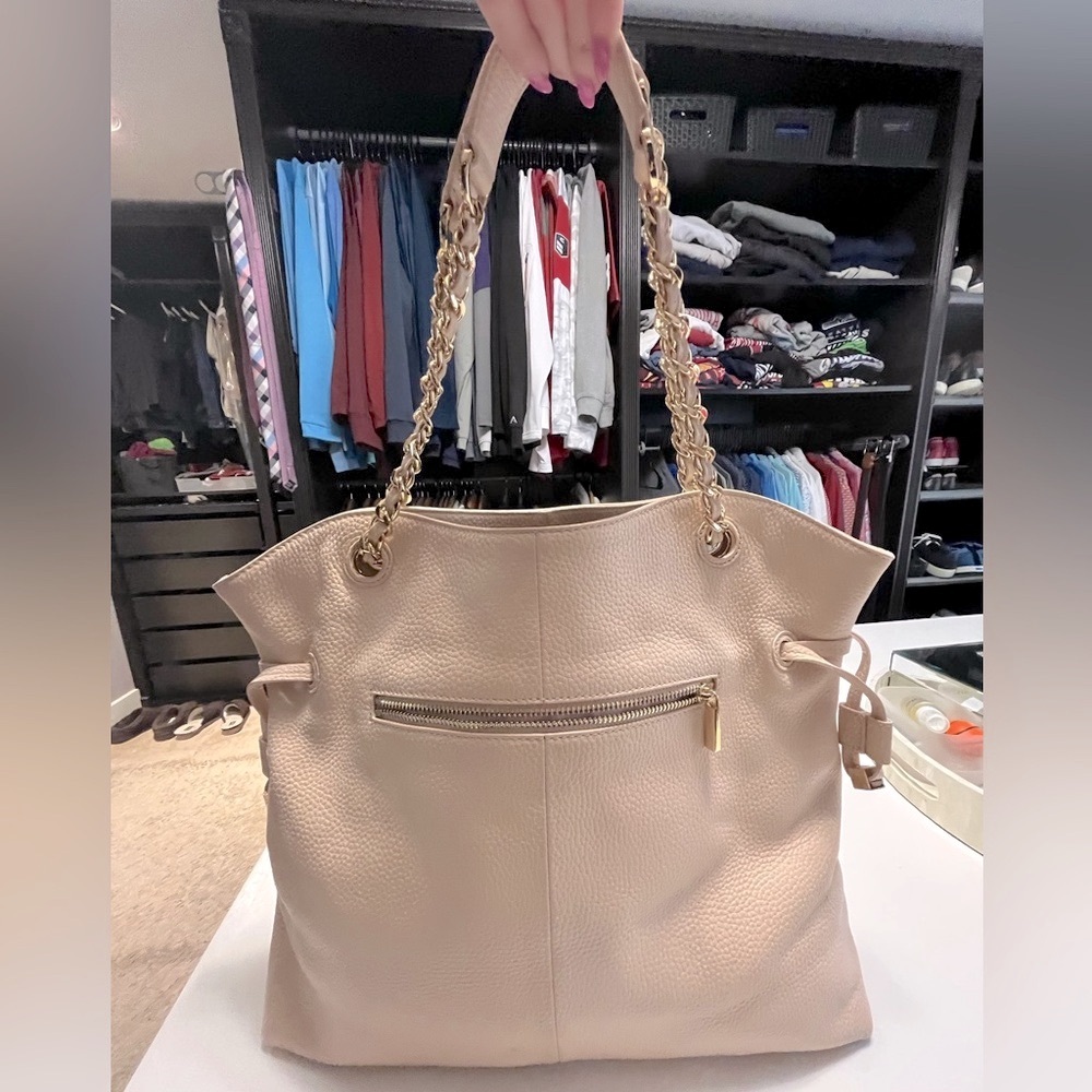 Tory Burch Light Blush Pebbled Leather Shoulder Tote with Gold Chain Handles - Picture 2 of 16